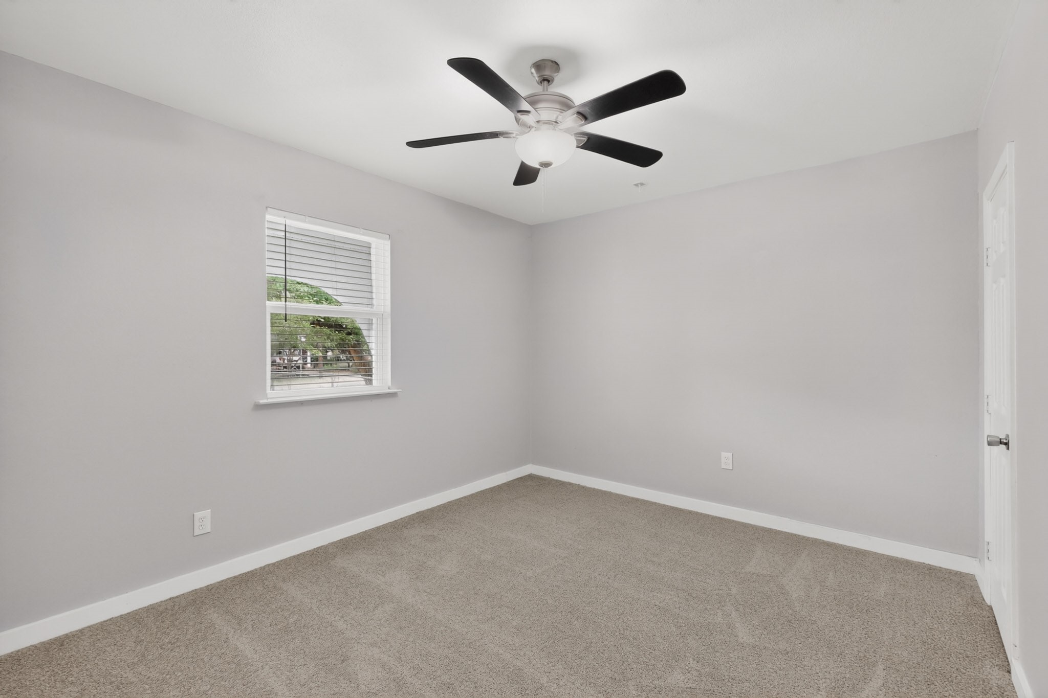 907 Ogden Avenue Cockrell Hill TX 75211