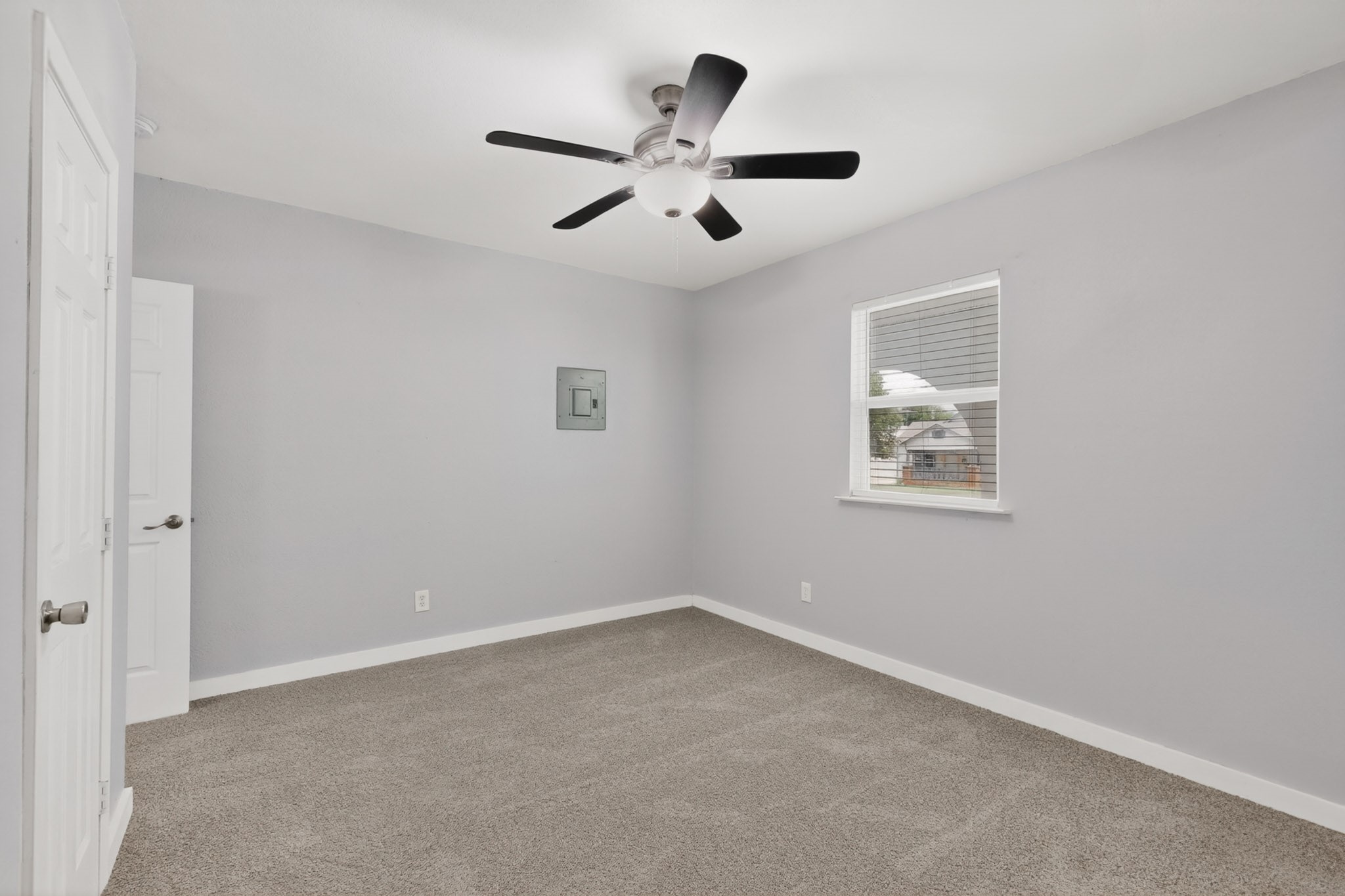 907 Ogden Avenue Cockrell Hill TX 75211