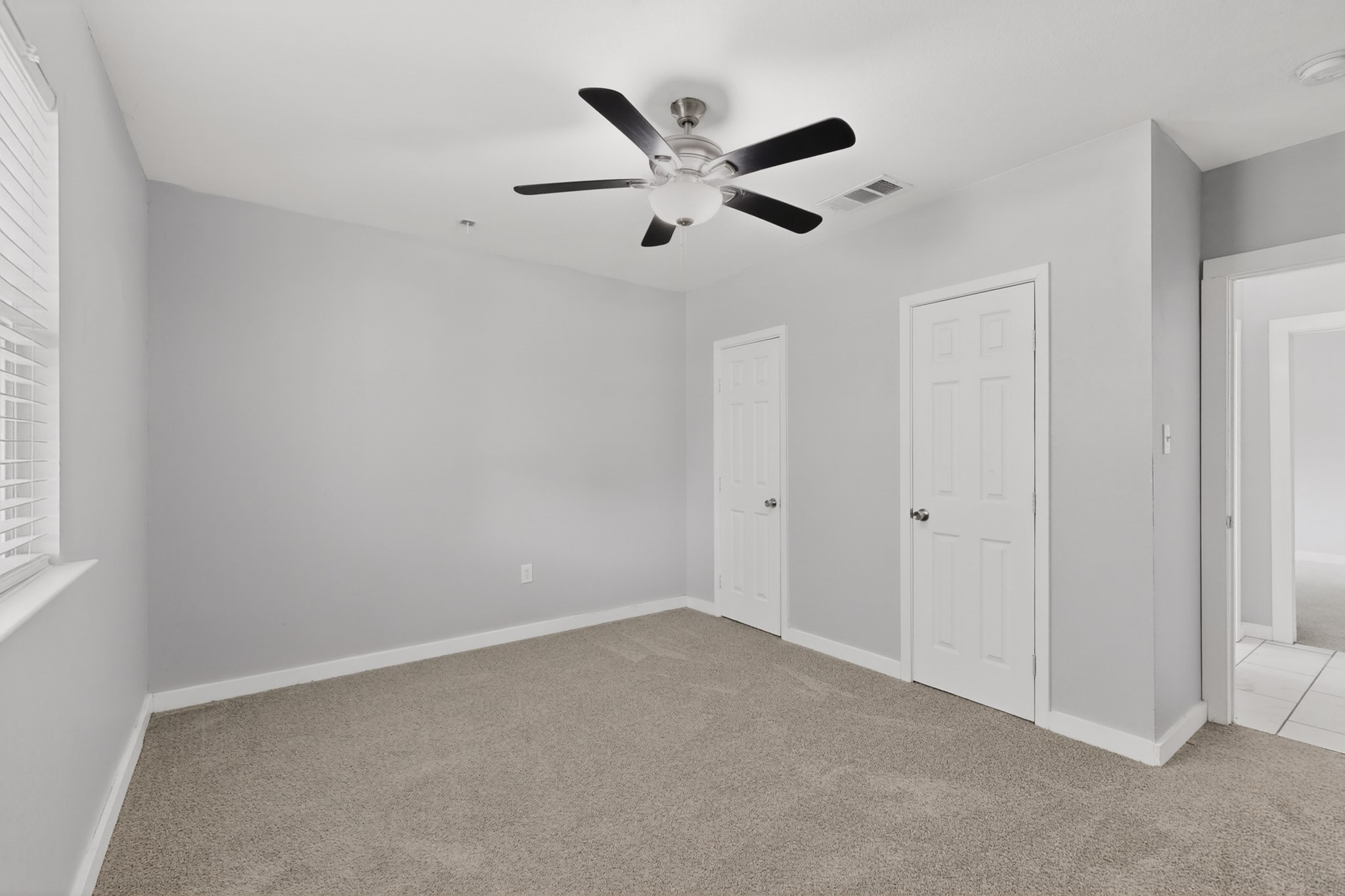 907 Ogden Avenue Cockrell Hill TX 75211