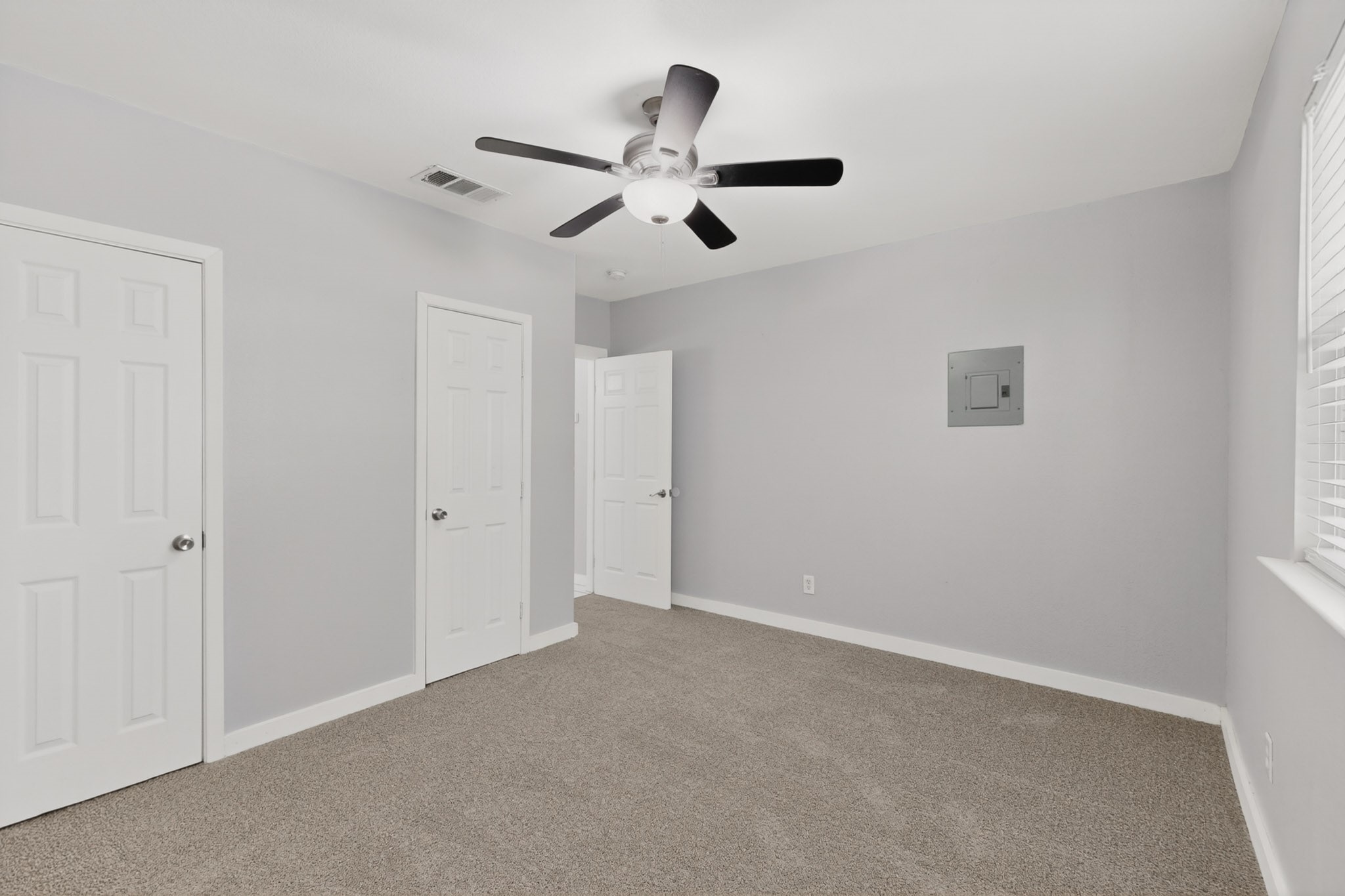 907 Ogden Avenue Cockrell Hill TX 75211