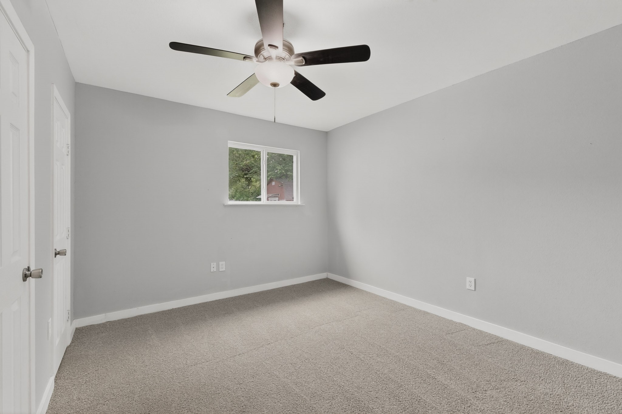 907 Ogden Avenue Cockrell Hill TX 75211