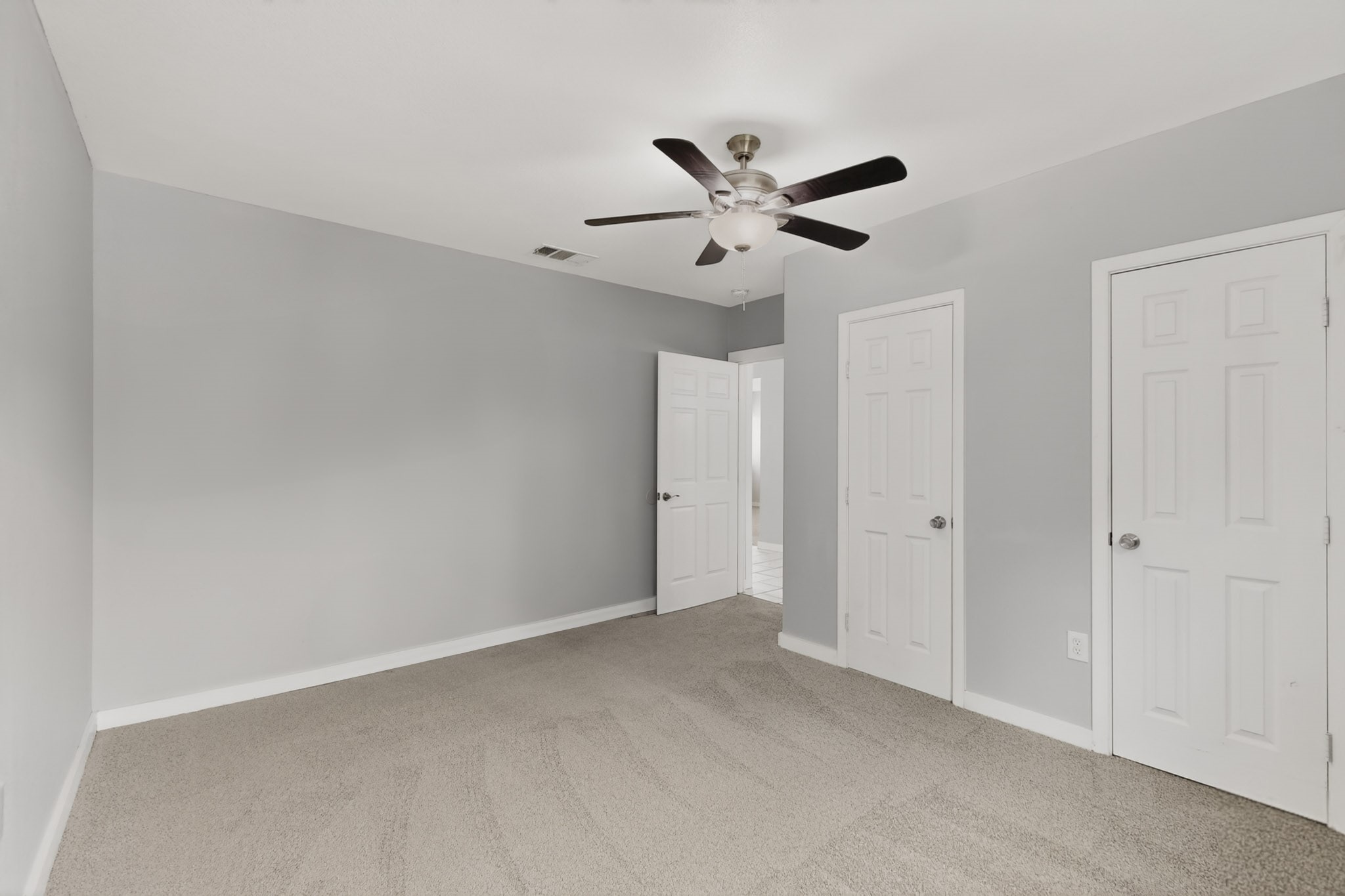 907 Ogden Avenue Cockrell Hill TX 75211