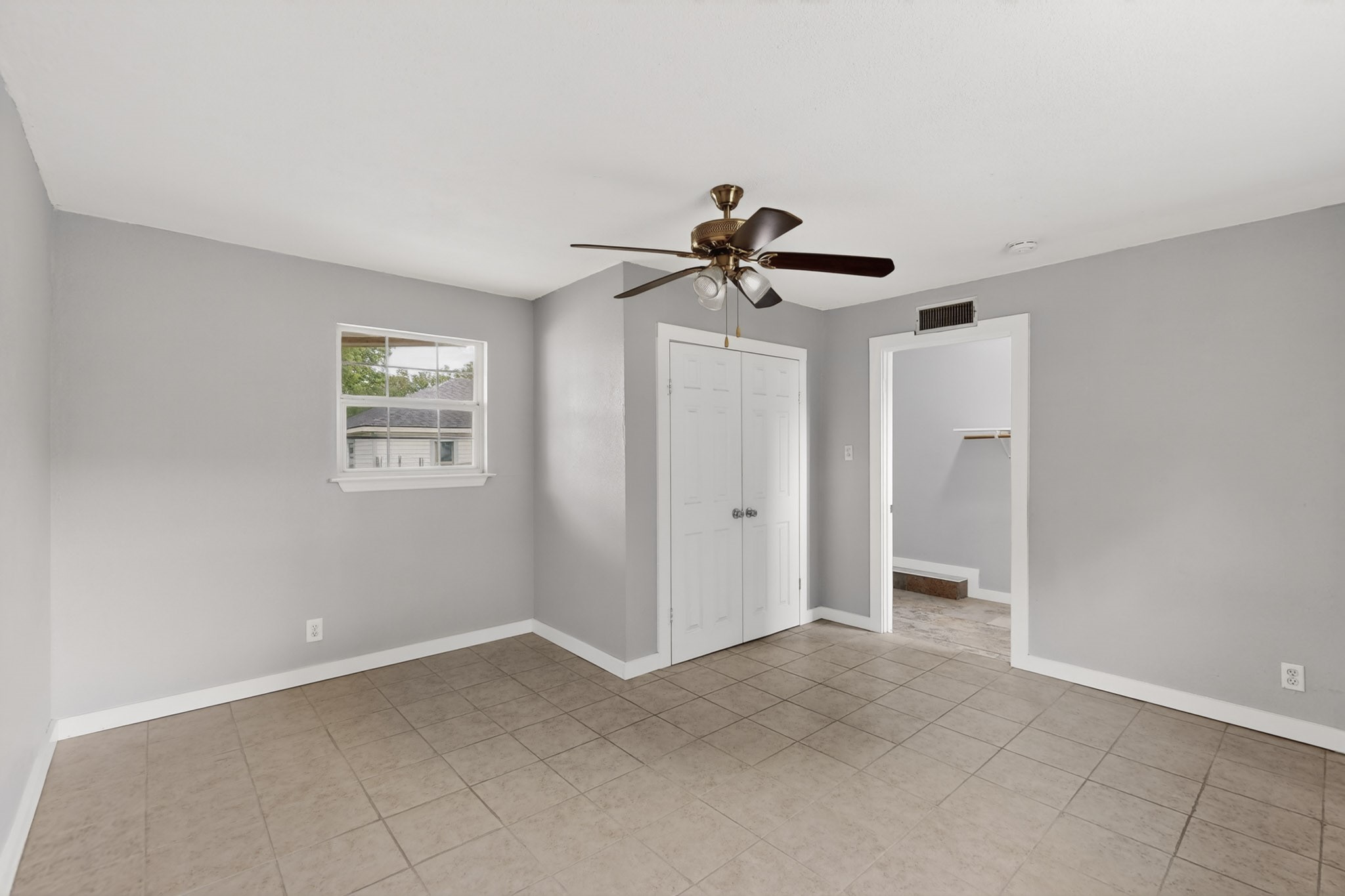 907 Ogden Avenue Cockrell Hill TX 75211