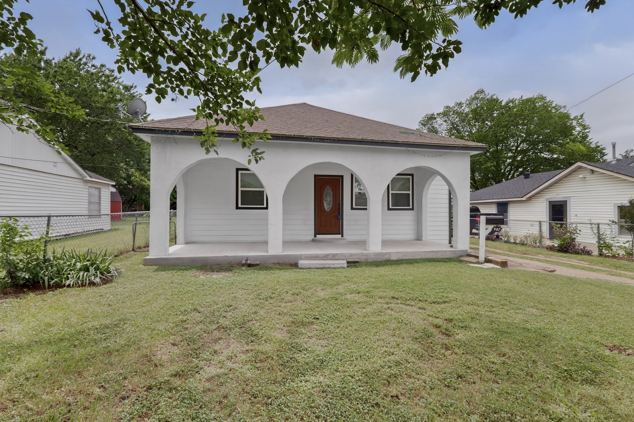 907 Ogden Avenue Cockrell Hill TX 75211