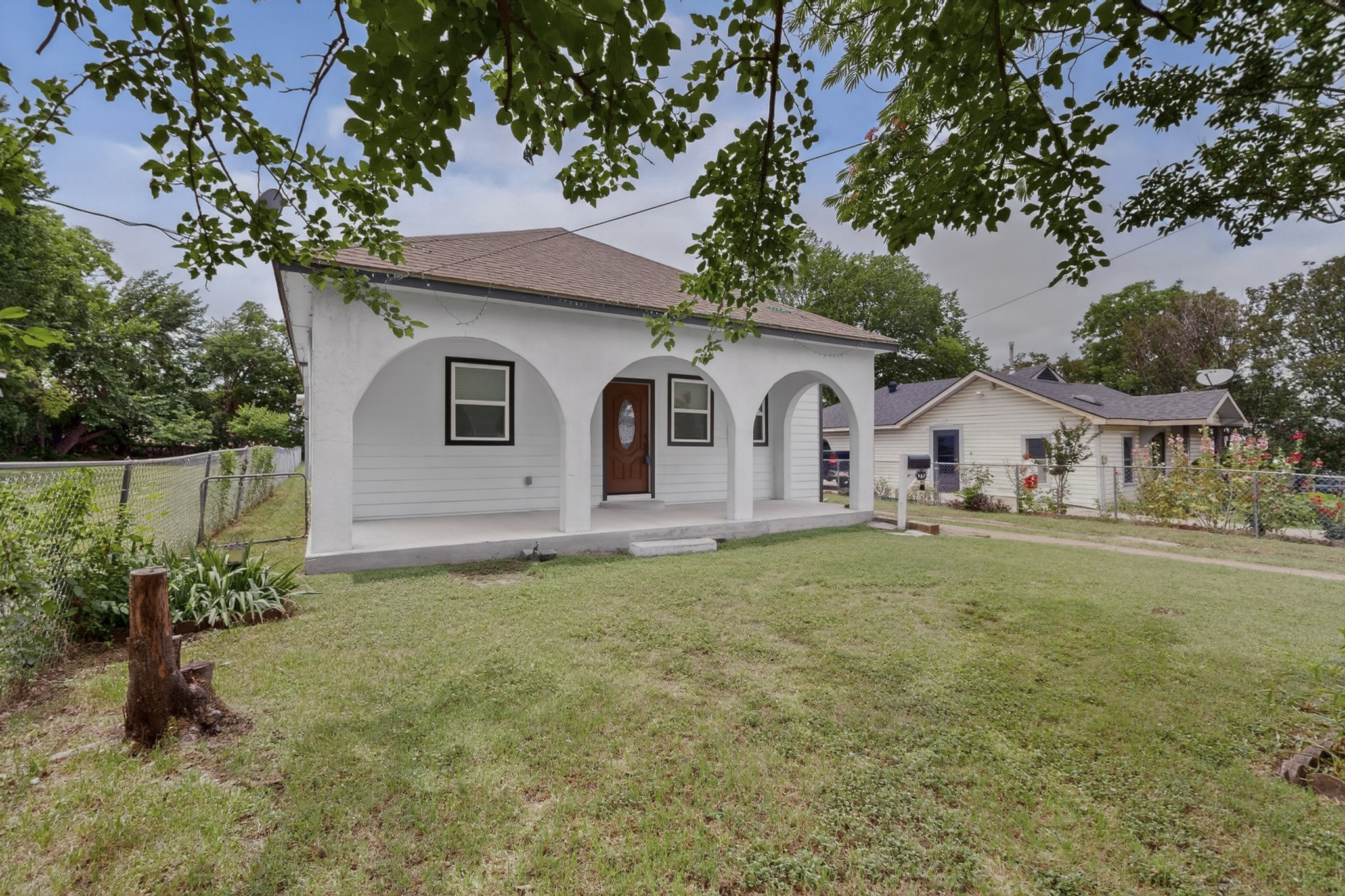 907 Ogden Avenue Cockrell Hill TX 75211