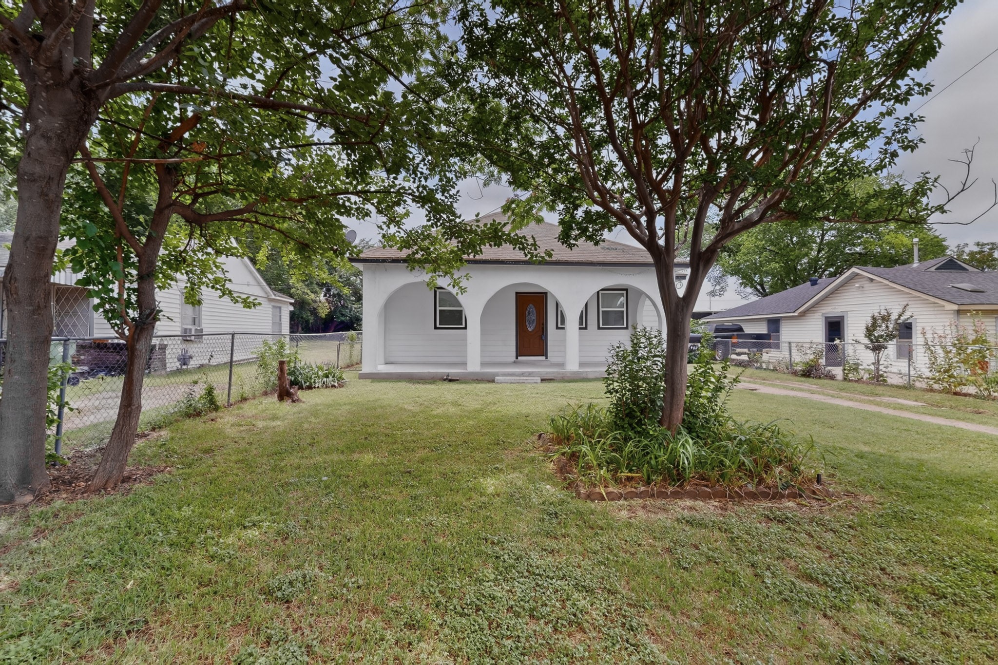 907 Ogden Avenue Cockrell Hill TX 75211