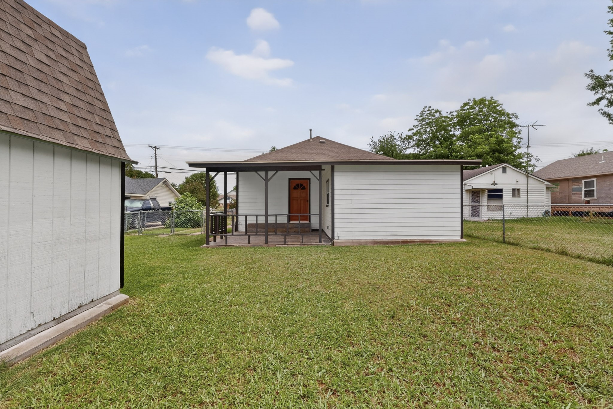 907 Ogden Avenue Cockrell Hill TX 75211