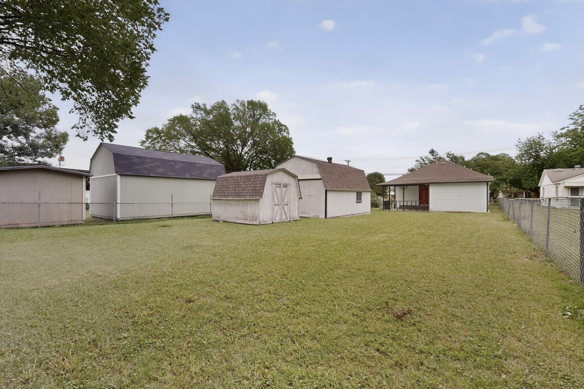 907 Ogden Avenue Cockrell Hill TX 75211