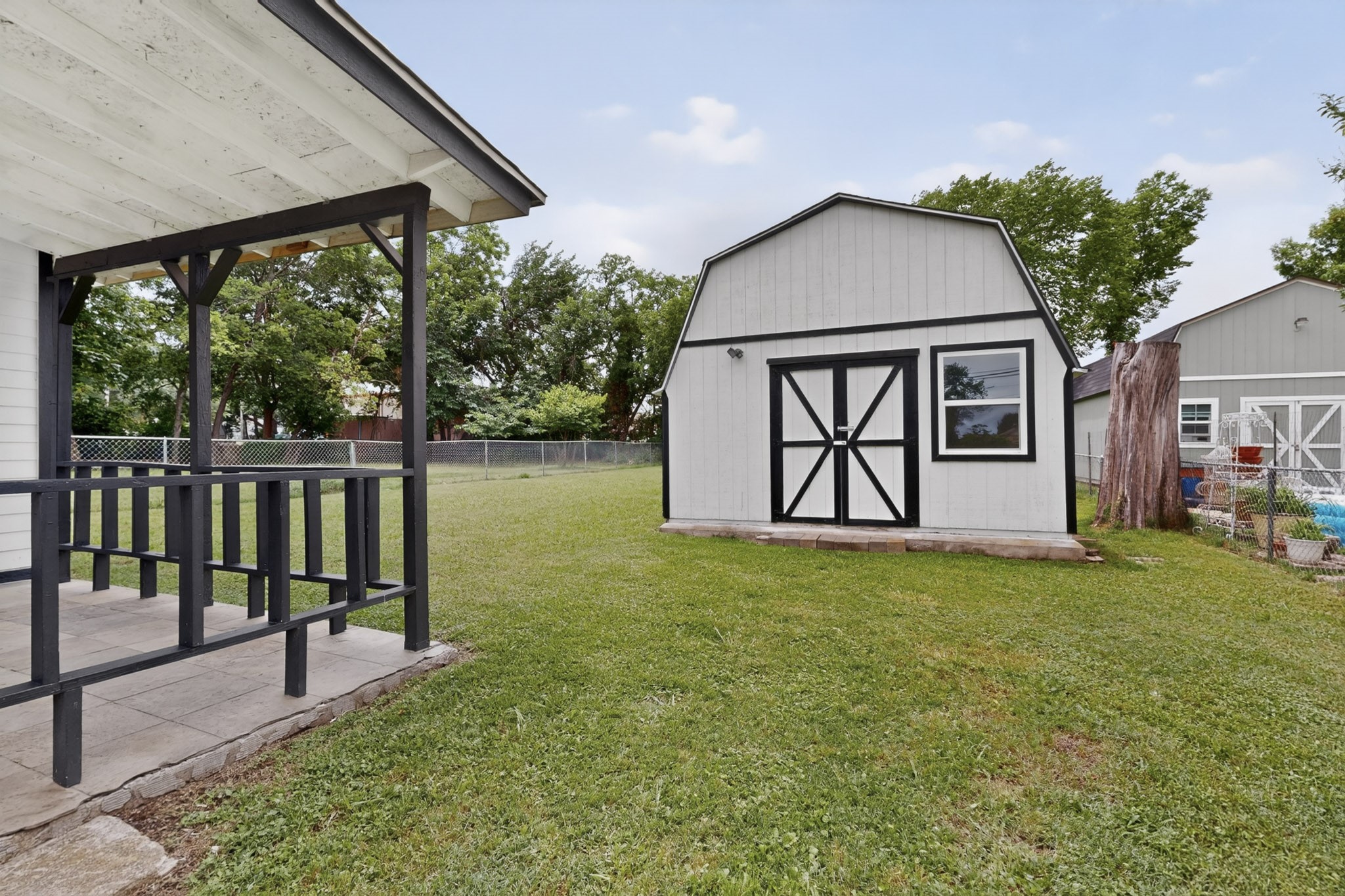 907 Ogden Avenue Cockrell Hill TX 75211