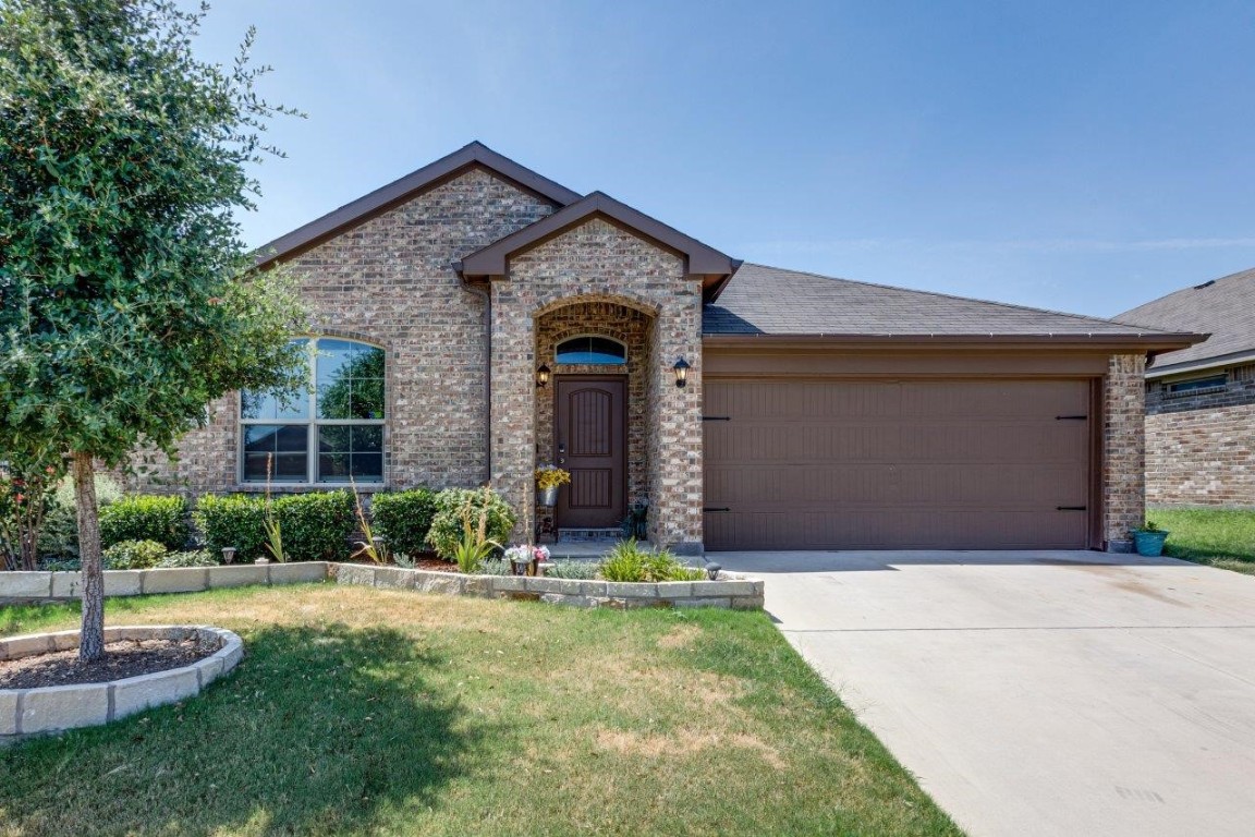 708 Wylie Street Crowley TX 76036