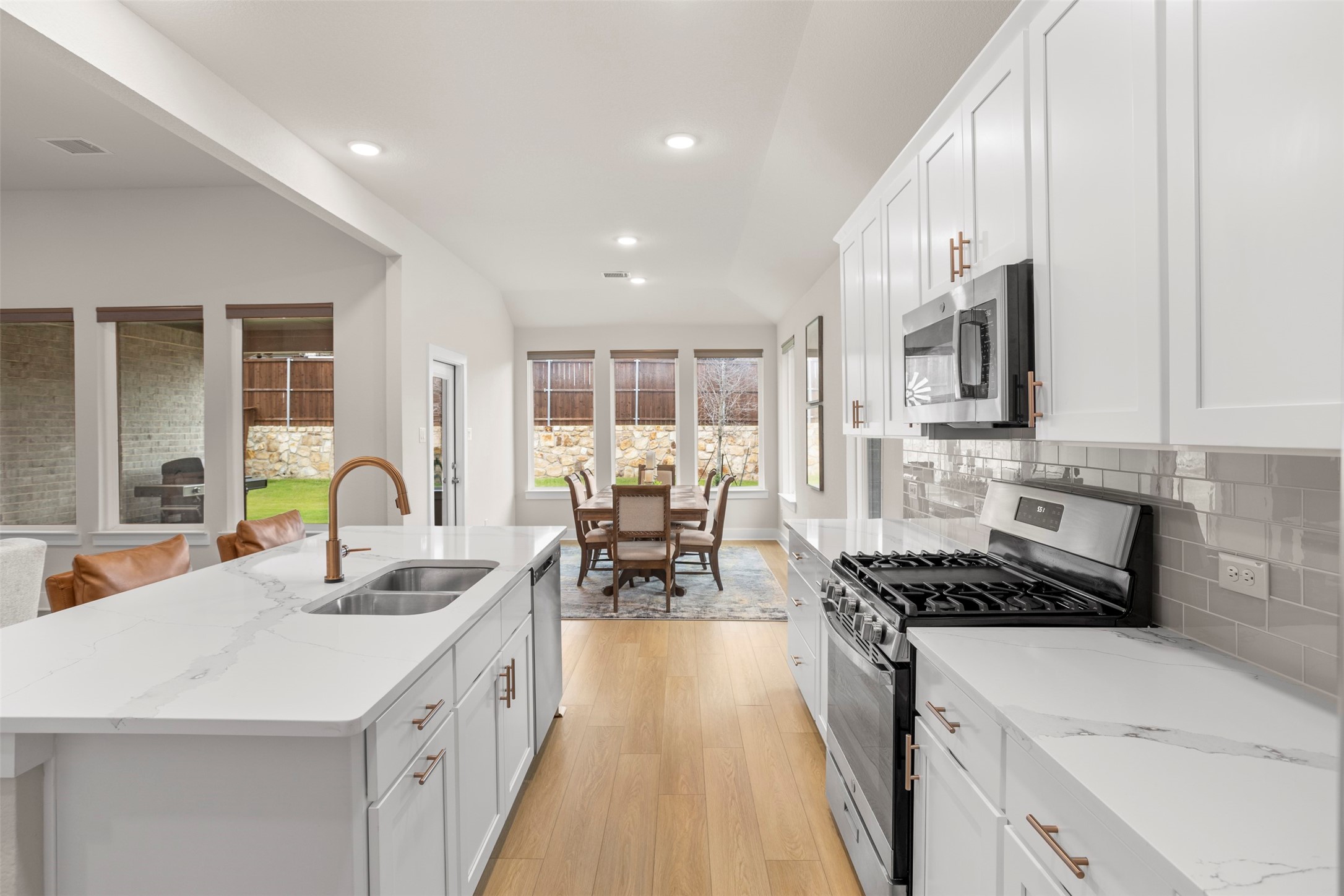 2446 Pebble Bank Lane Midlothian TX 76065