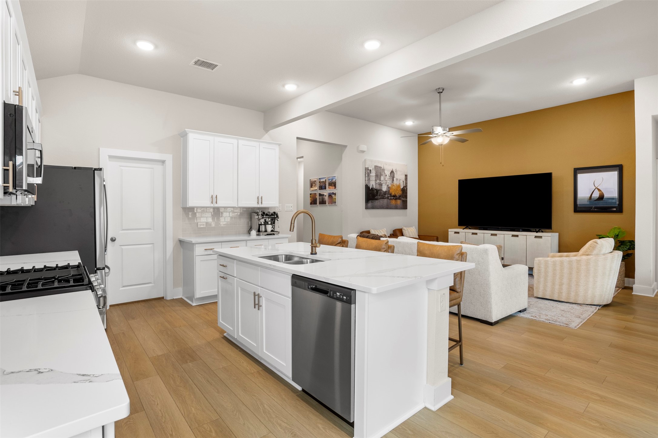 2446 Pebble Bank Lane Midlothian TX 76065