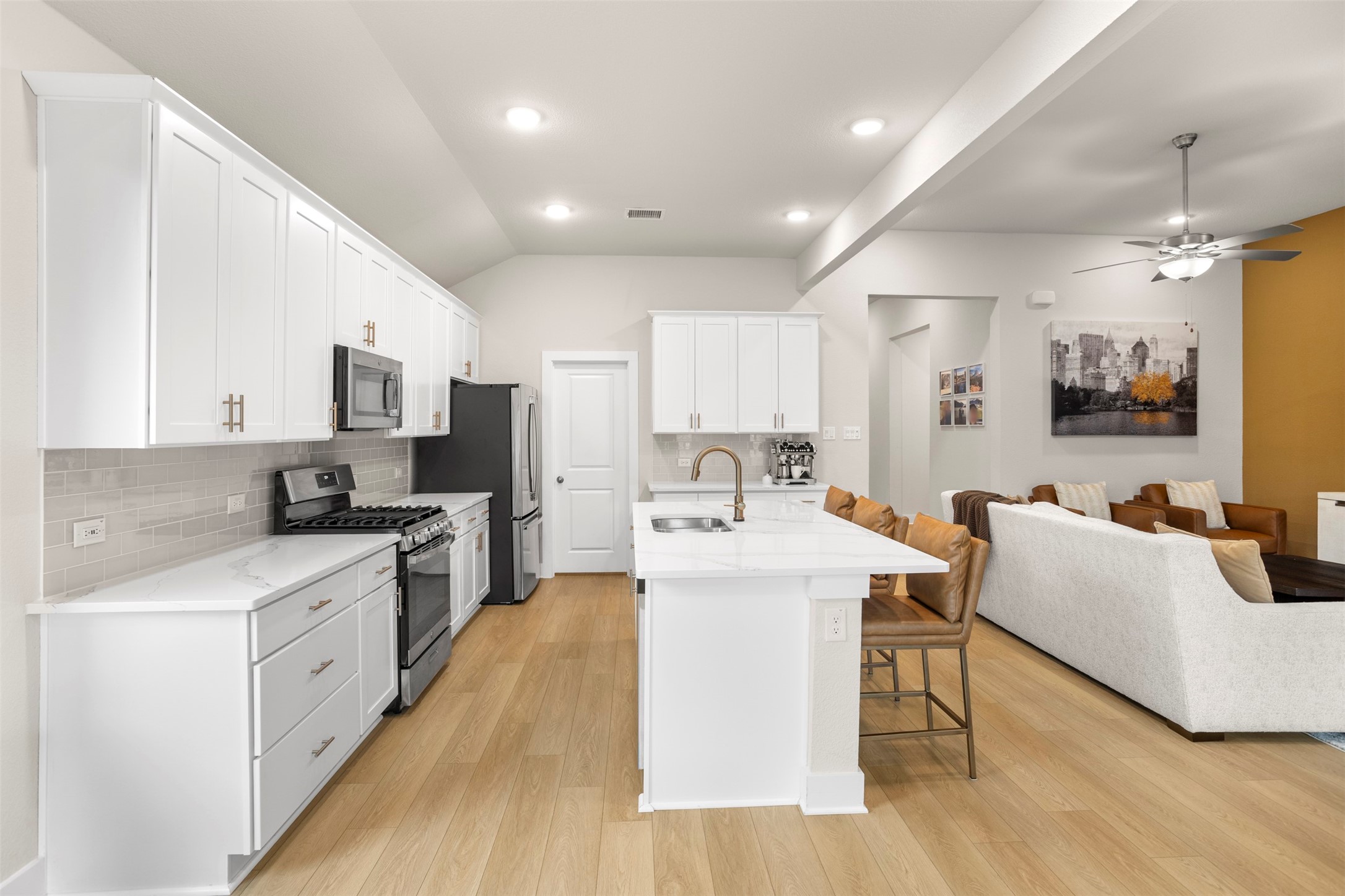 2446 Pebble Bank Lane Midlothian TX 76065