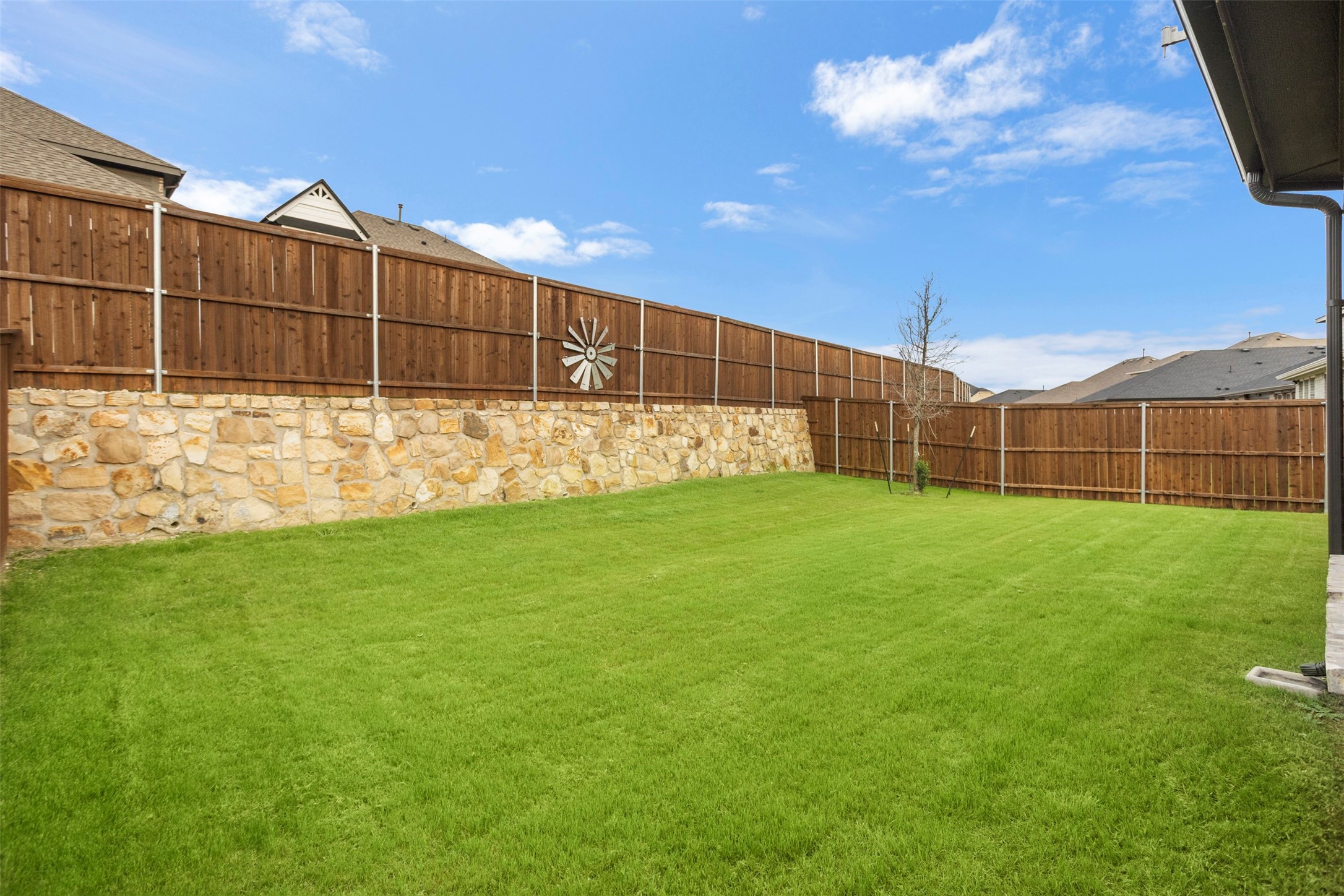 2446 Pebble Bank Lane Midlothian TX 76065