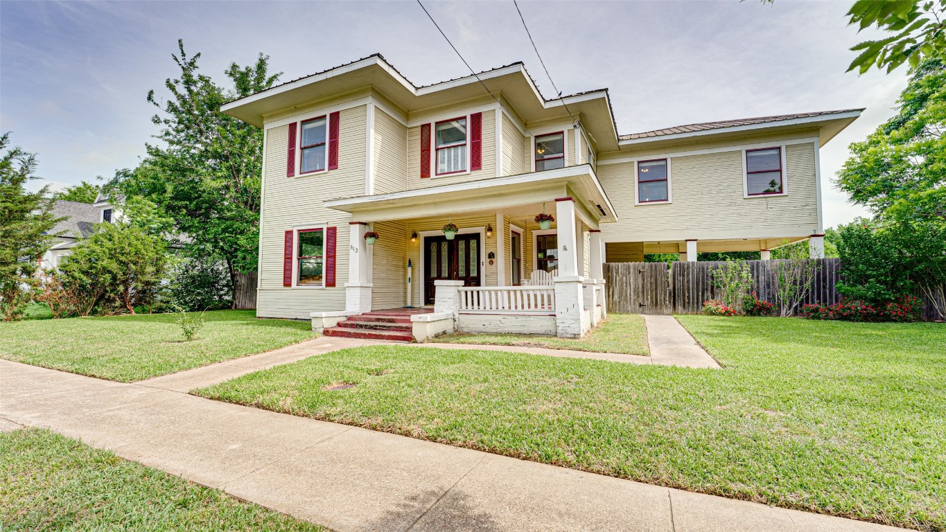 613 E Marvin Avenue Waxahachie TX 75165