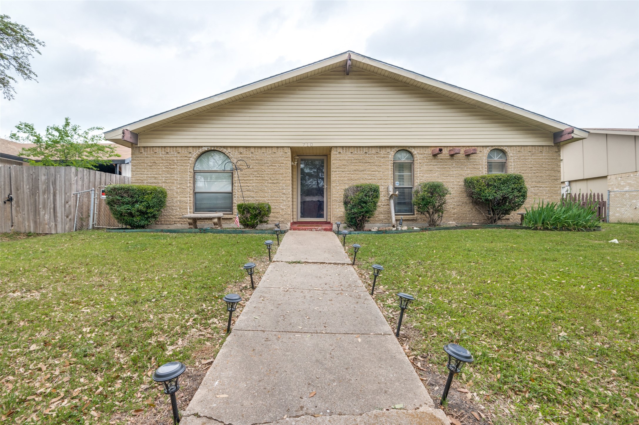710 Edelweiss Drive Grand Prairie TX 75052