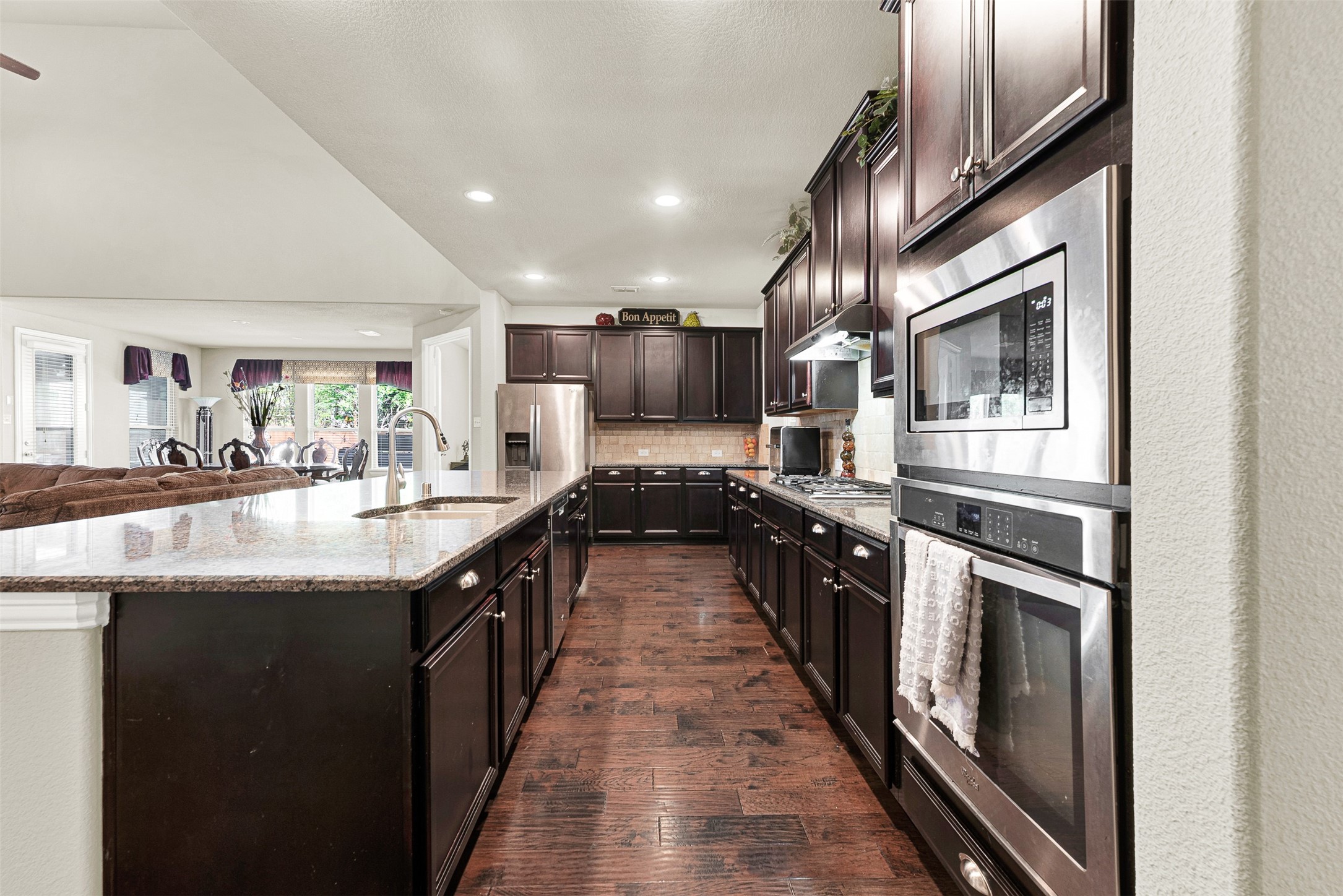 3925 Martha Avenue Sachse TX 75048
