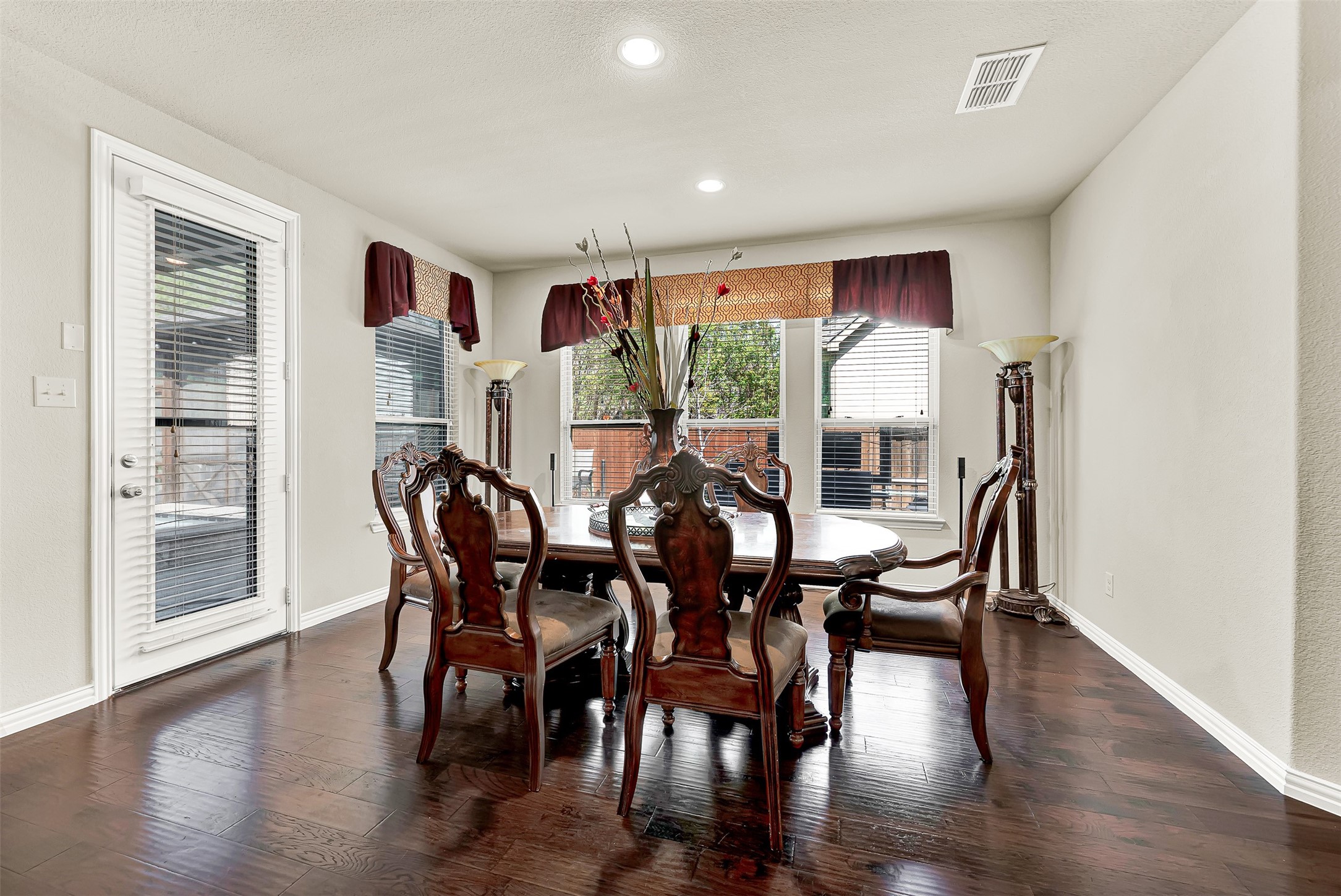 3925 Martha Avenue Sachse TX 75048