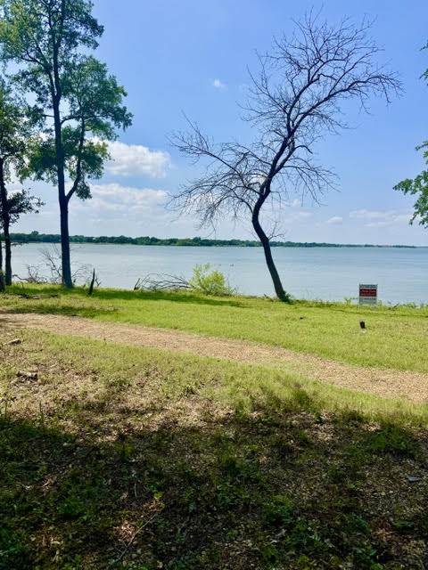 721 Paradise Cove Shady Shores TX 76208