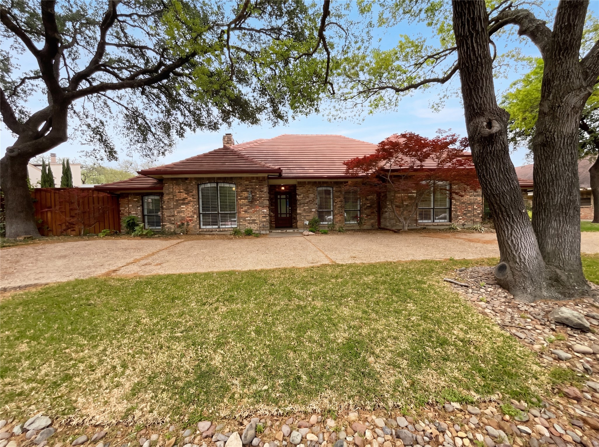 13216 Hillcrest Road Dallas TX 75240