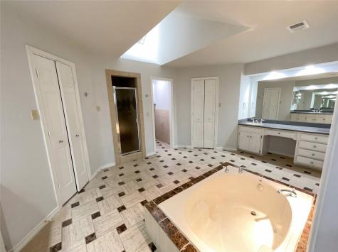 13216 Hillcrest Road Dallas TX 75240