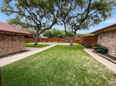 13216 Hillcrest Road Dallas TX 75240
