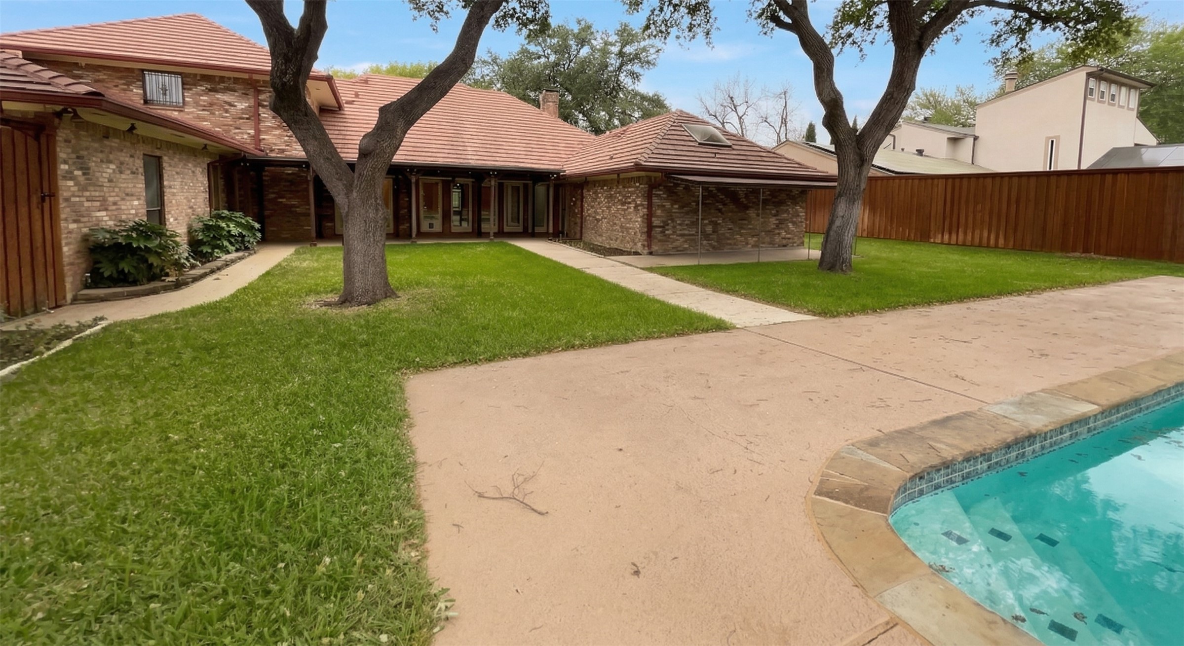 13216 Hillcrest Road Dallas TX 75240