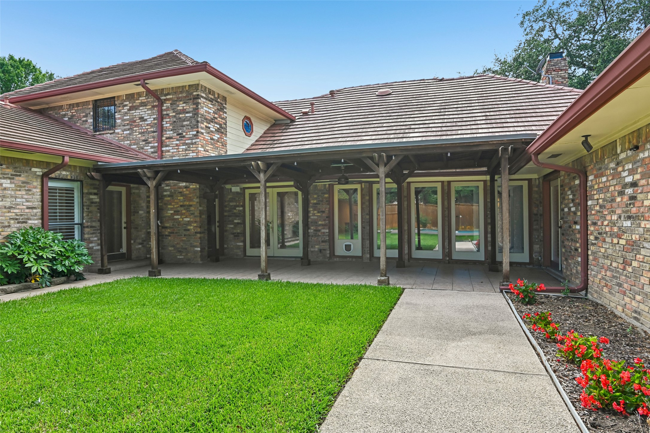 13216 Hillcrest Road Dallas TX 75240