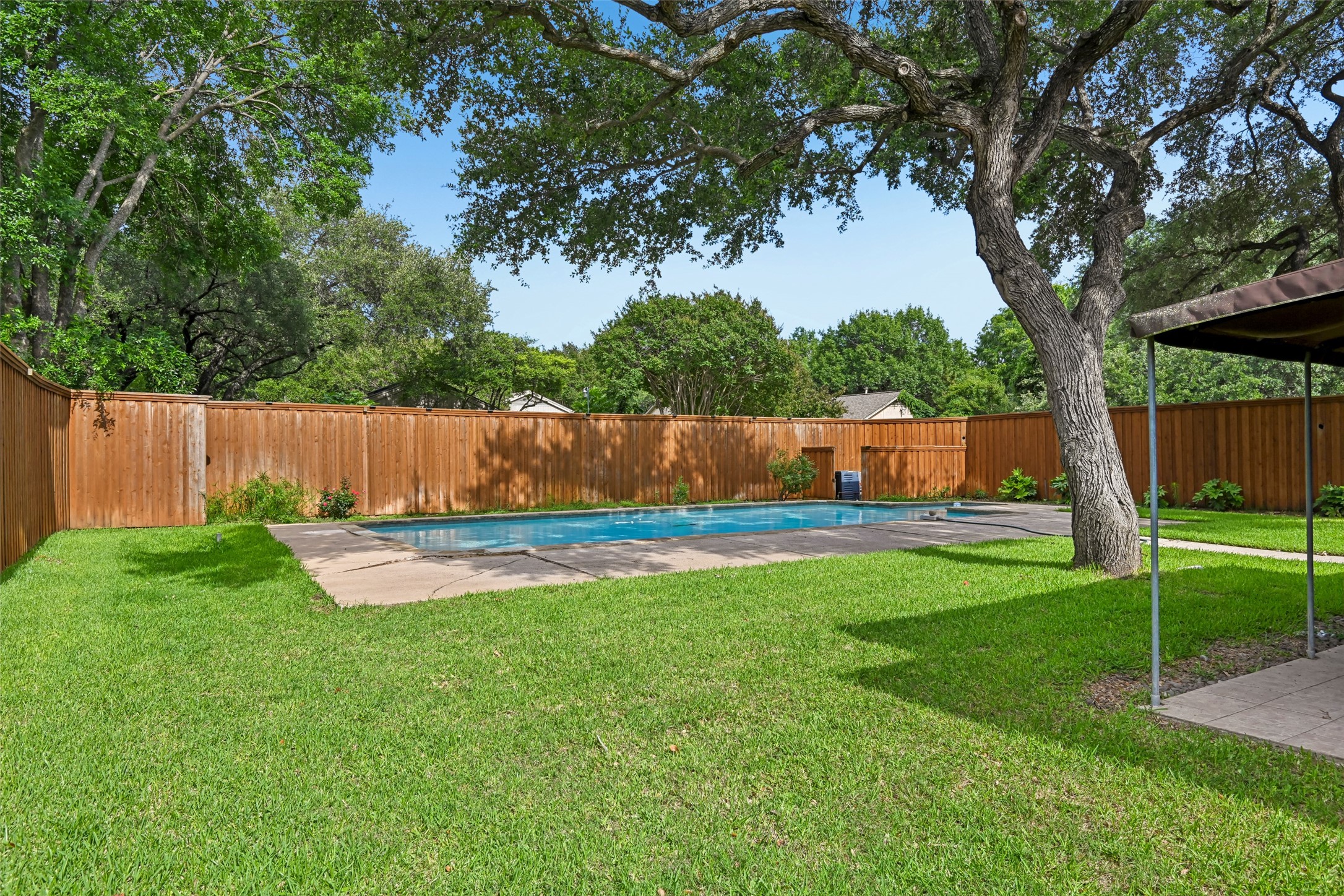 13216 Hillcrest Road Dallas TX 75240