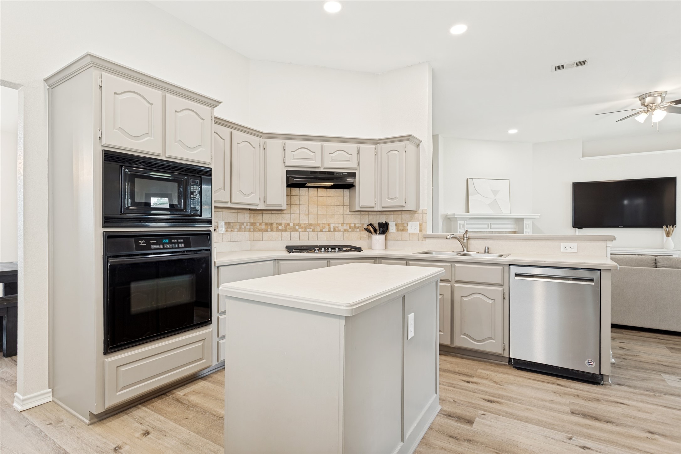 529 Lochwood Drive Murphy TX 75094