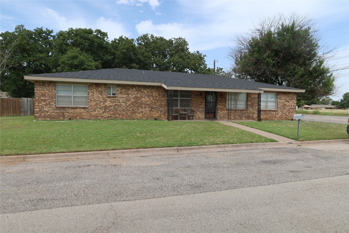 1210 Miller Street Bowie TX 76230
