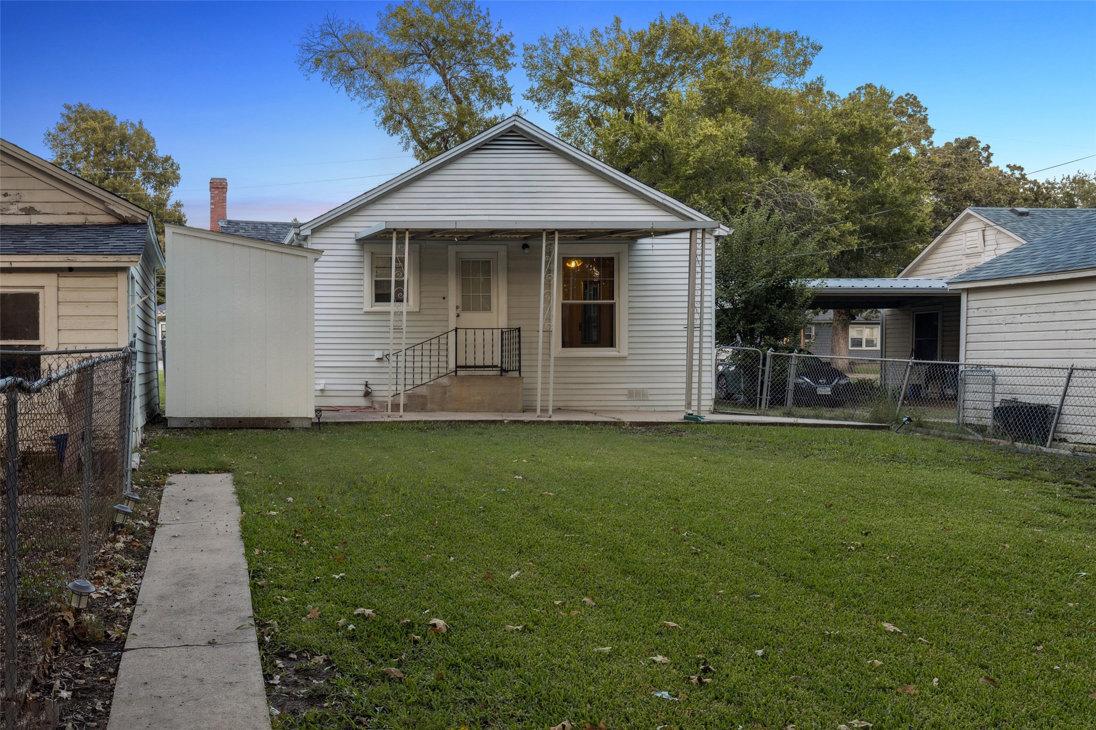 318 N Mckown Avenue Sherman TX 75092