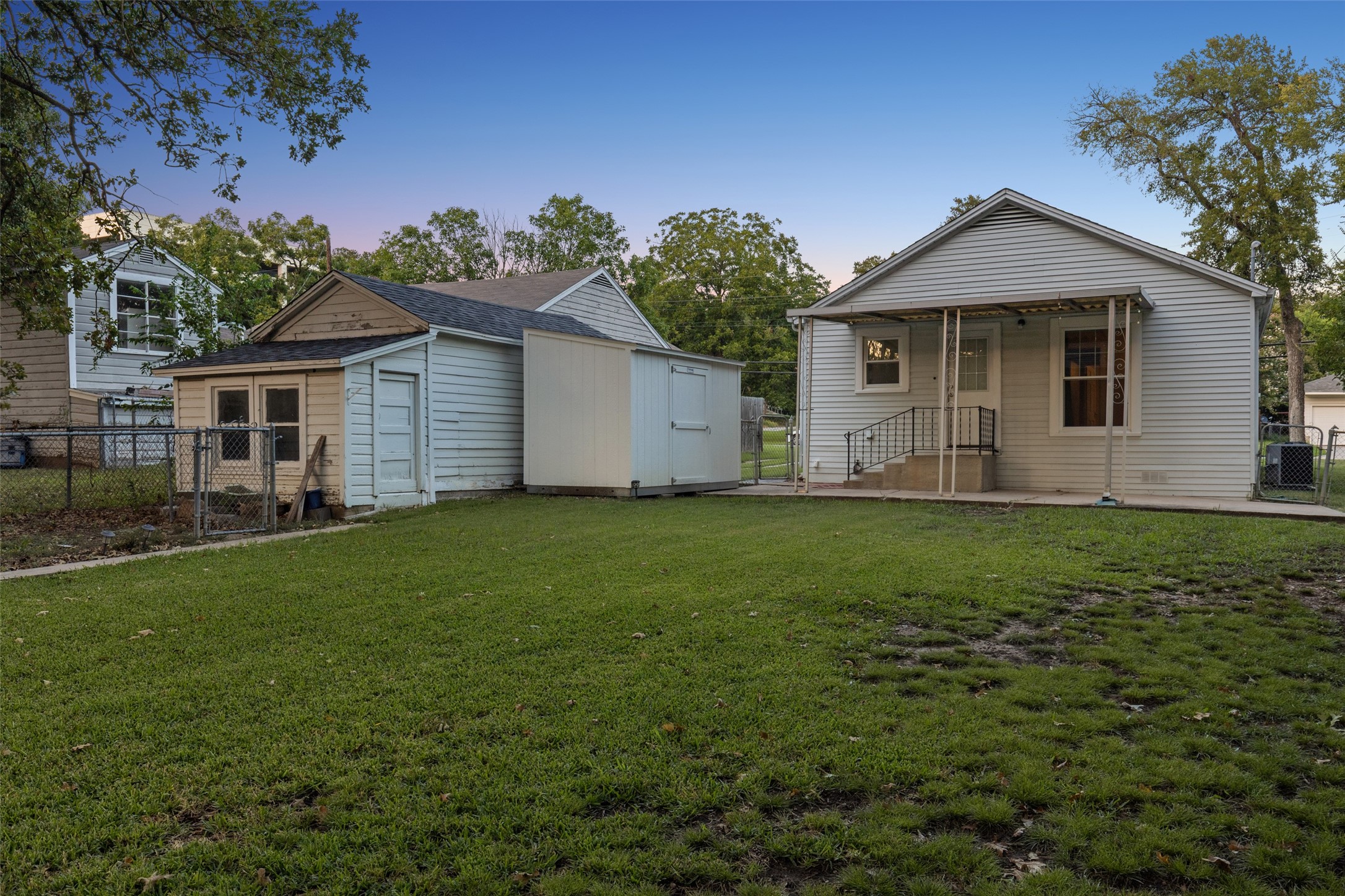 318 N Mckown Avenue Sherman TX 75092