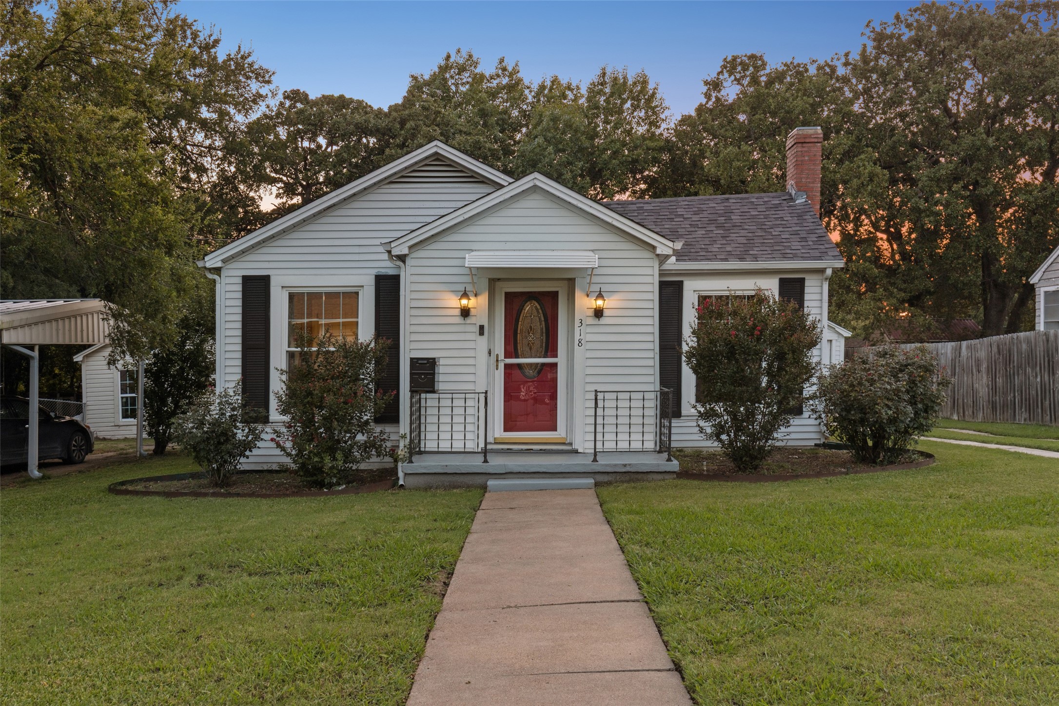 318 N Mckown Avenue Sherman TX 75092