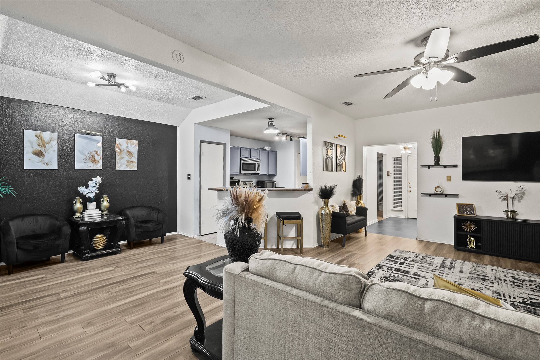 2831 Saint Johns Avenue Lancaster TX 75146
