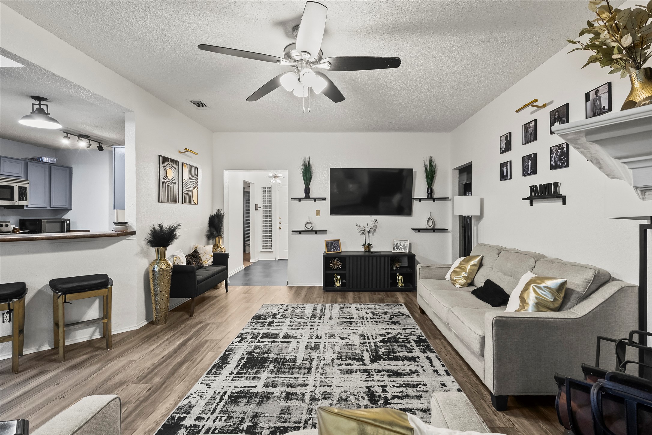 2831 Saint Johns Avenue Lancaster TX 75146