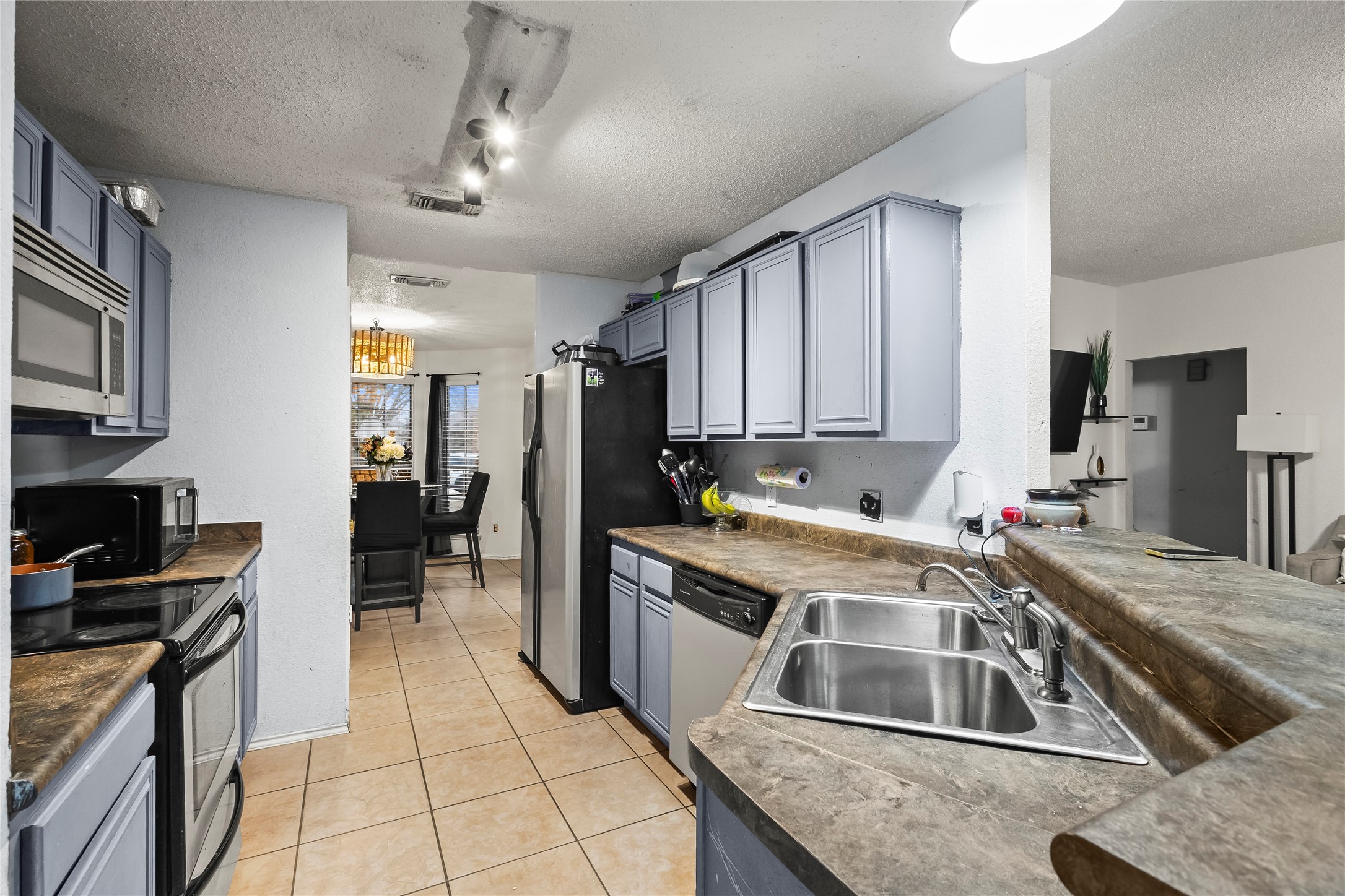 2831 Saint Johns Avenue Lancaster TX 75146