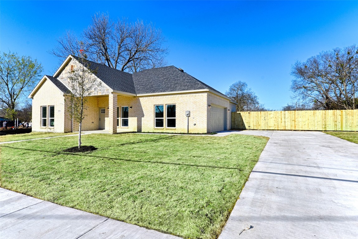 706 S Medora Street Terrell TX 75160