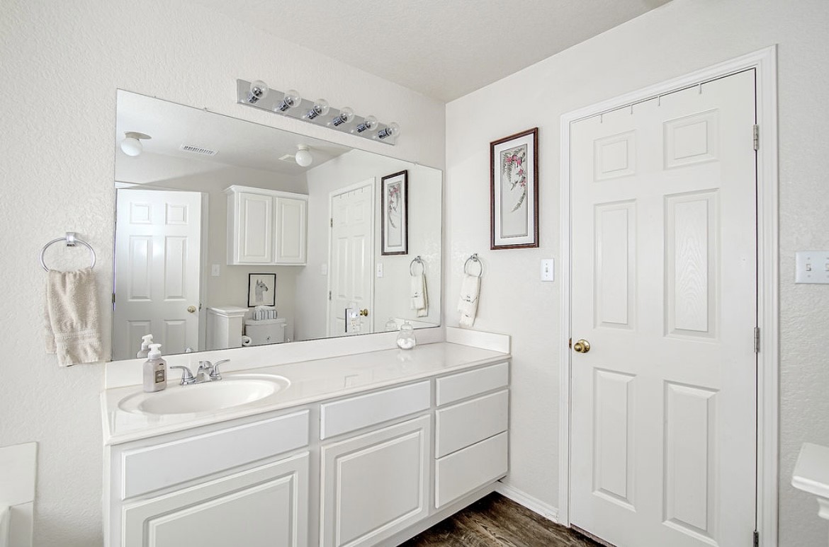 316 Angela Drive Burleson TX 76028
