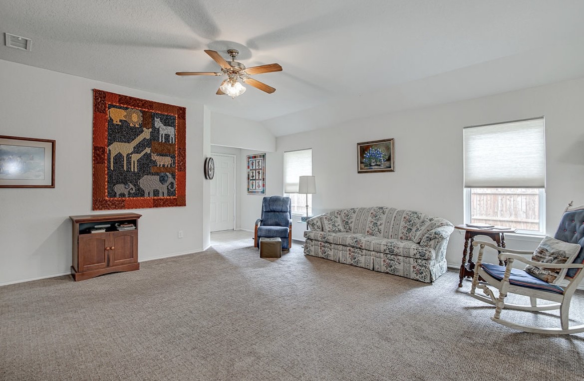 316 Angela Drive Burleson TX 76028