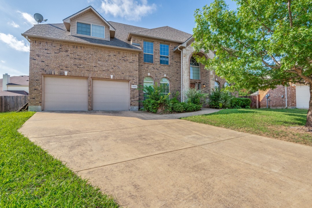 2904 Crystal Way Grand Prairie TX 75052