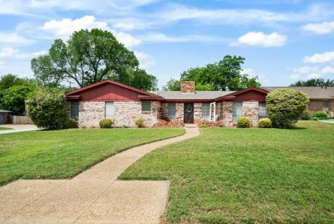 3824 Twilight Drive S Benbrook TX 76116