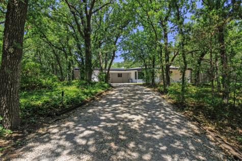 108 Ricky Lane Burleson TX 76028