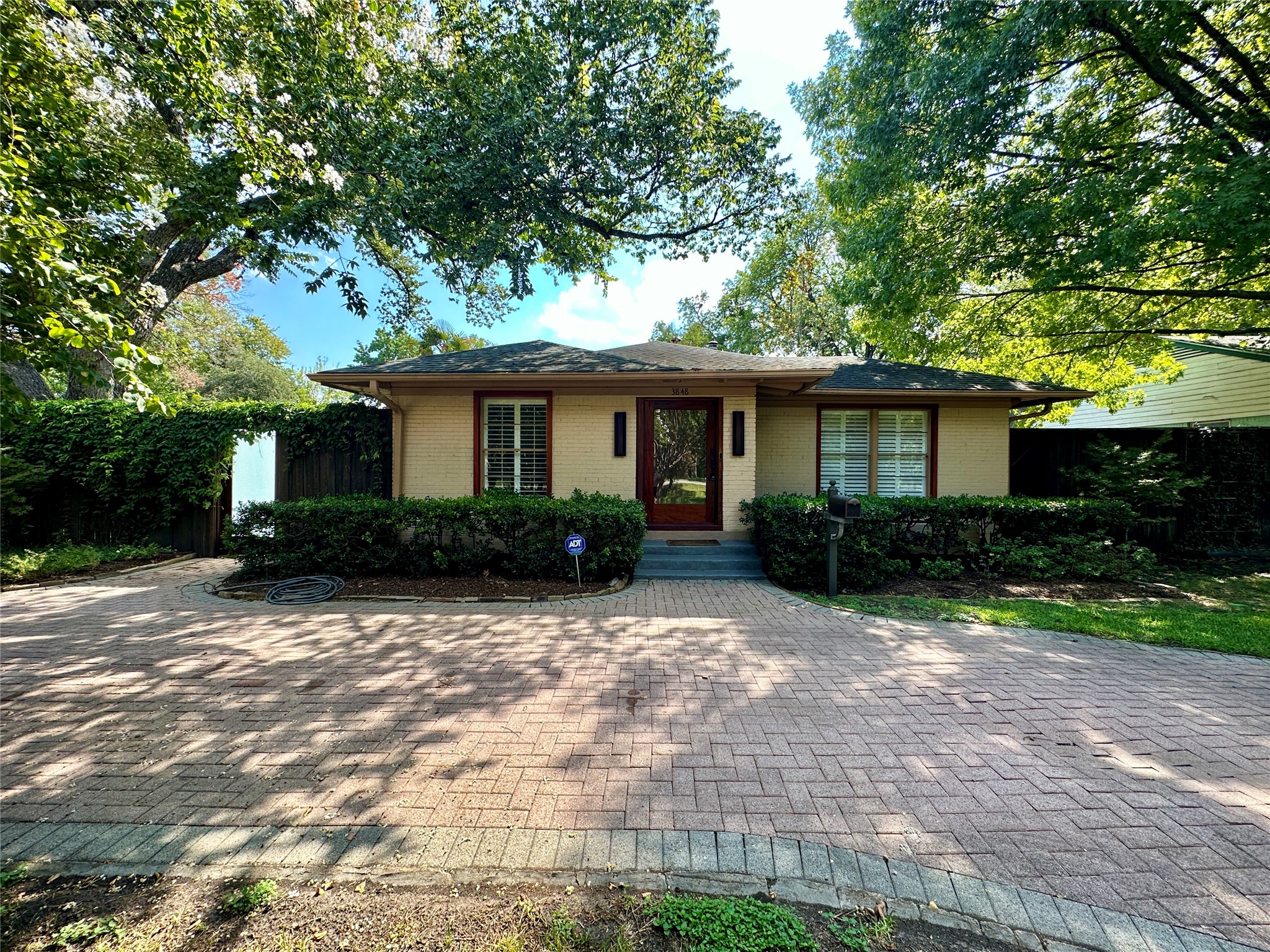 3848 Shorecrest Drive Dallas TX 75209