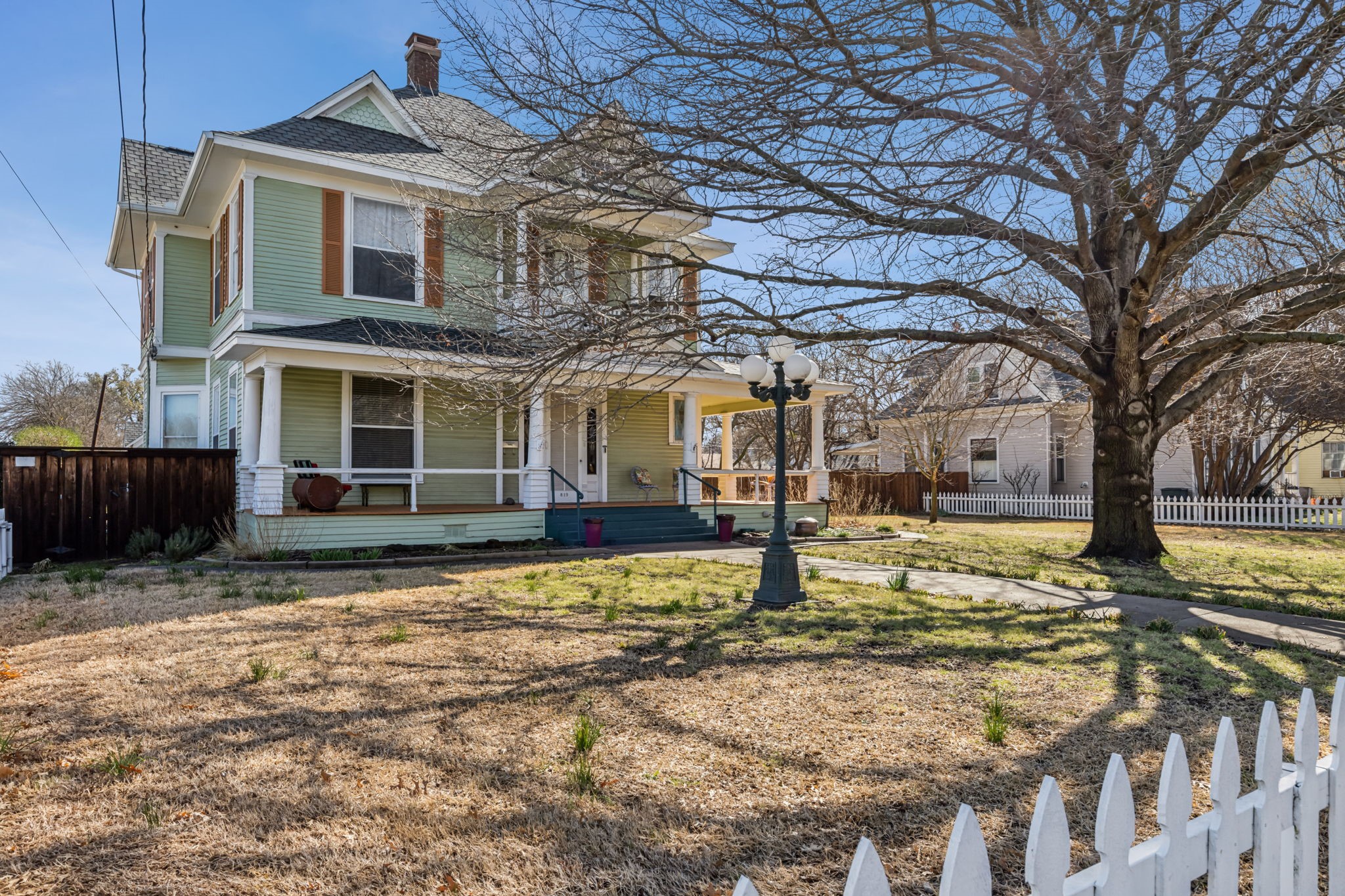 819 S Crockett Street Sherman TX 75090