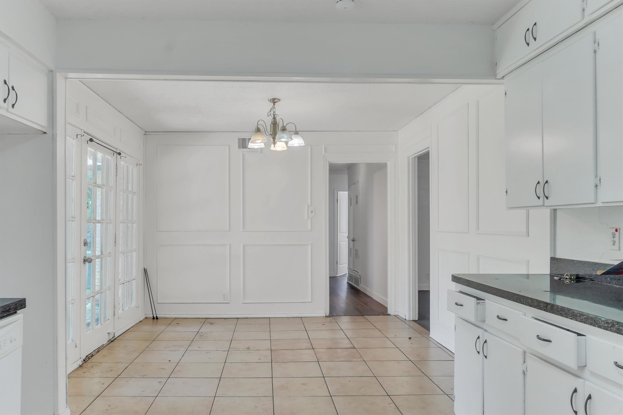 2007 E Park Row Drive Arlington TX 76010