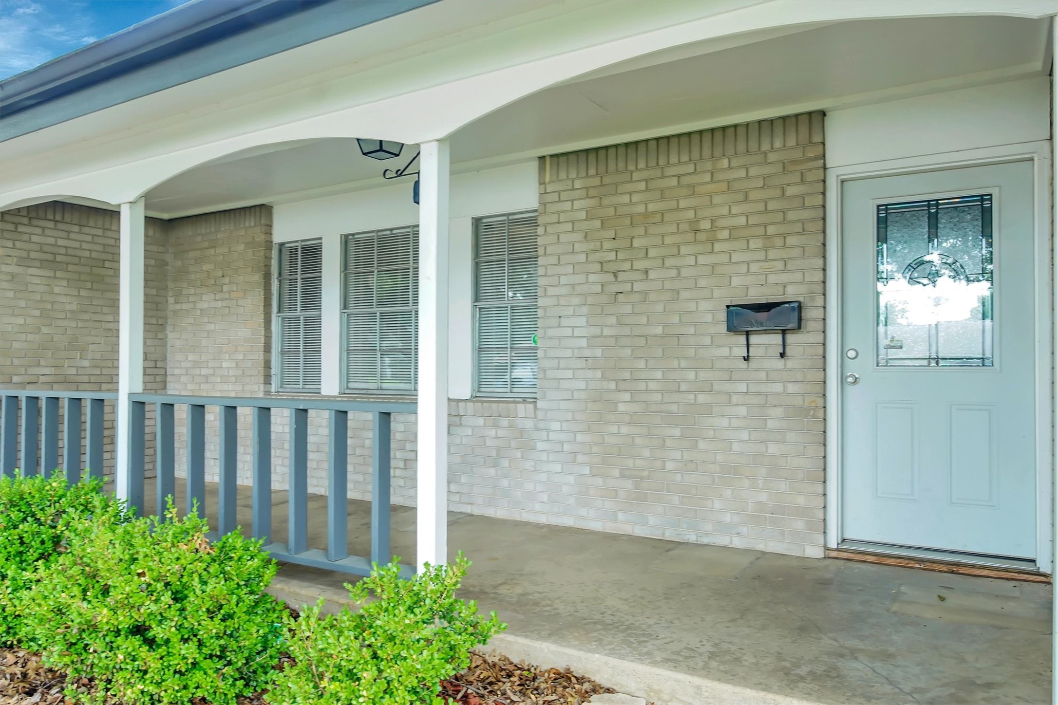 2007 E Park Row Drive Arlington TX 76010