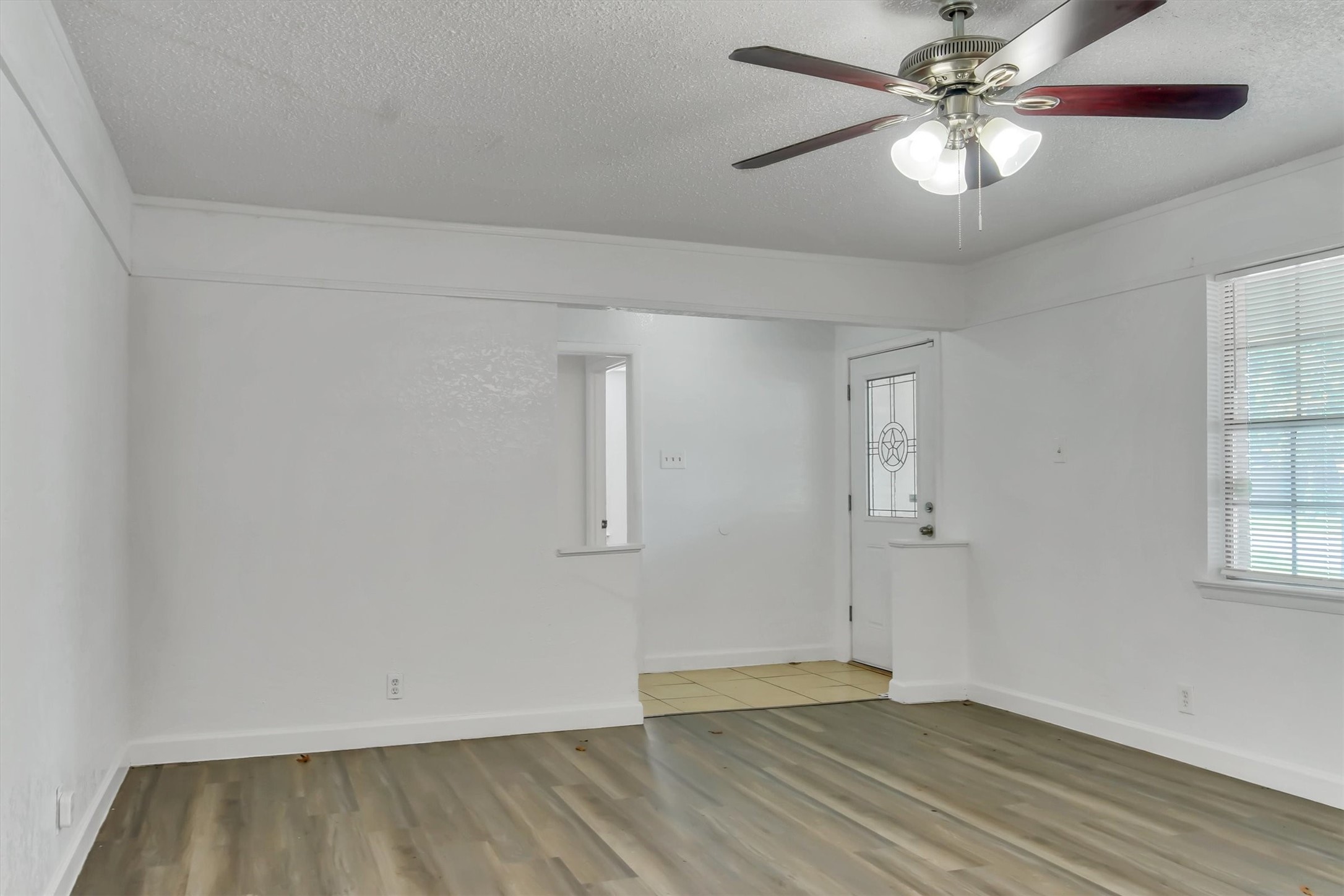 2007 E Park Row Drive Arlington TX 76010
