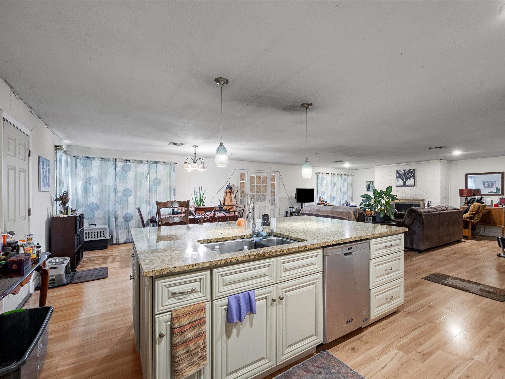 121 Little John Drive Desoto TX 75115