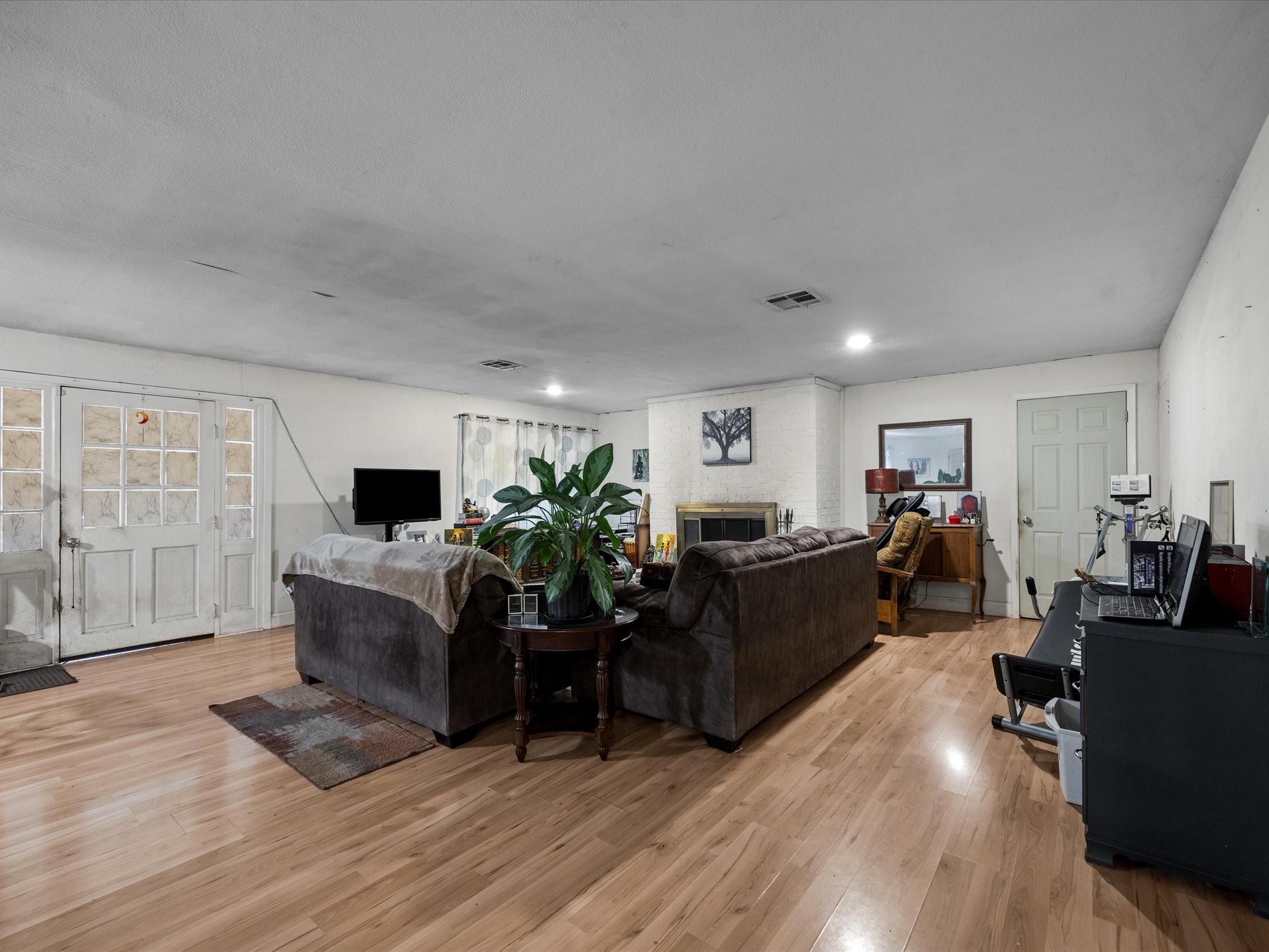 121 Little John Drive Desoto TX 75115